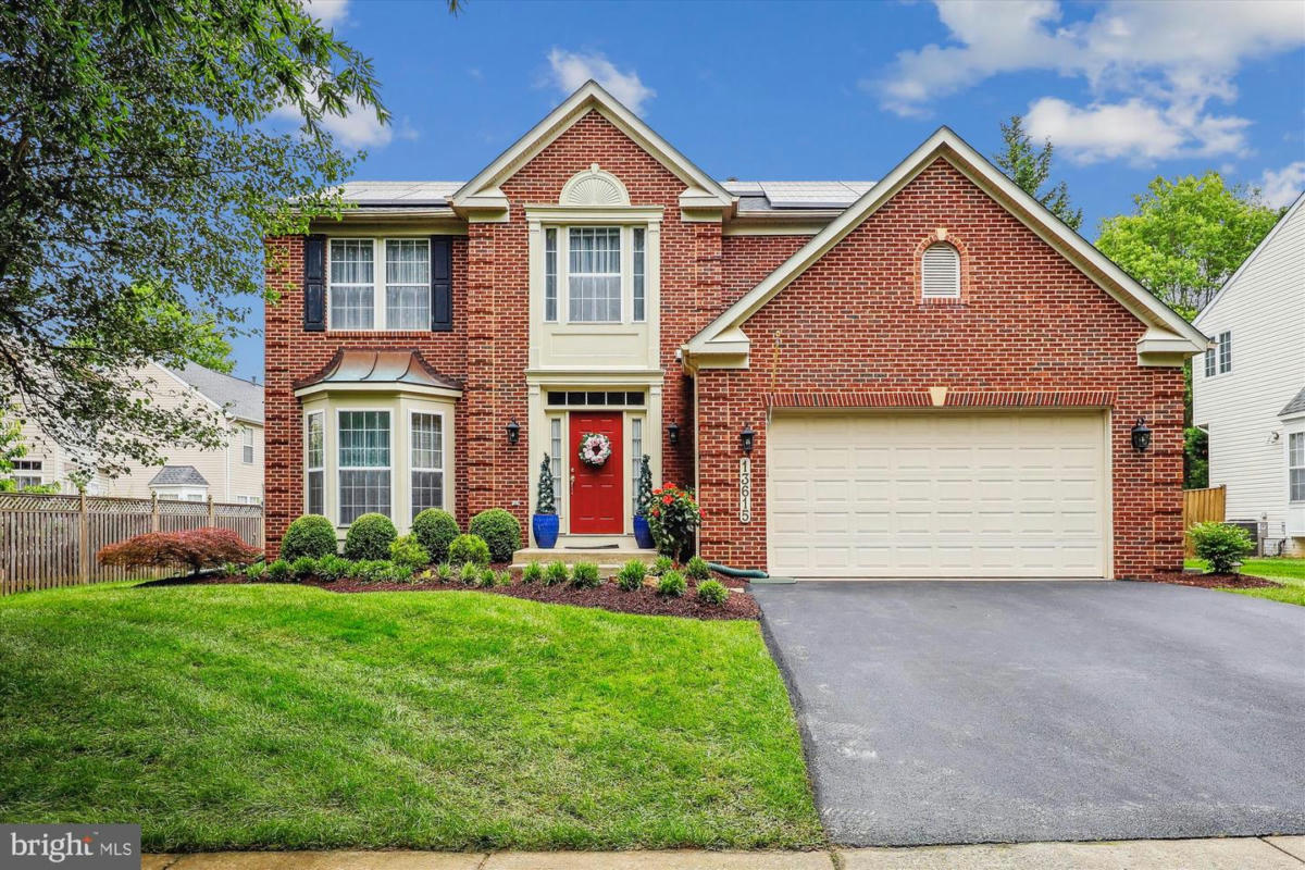 13615 AUTUMN TRAIL DR, GERMANTOWN, MD 20874, photo 1 of 34