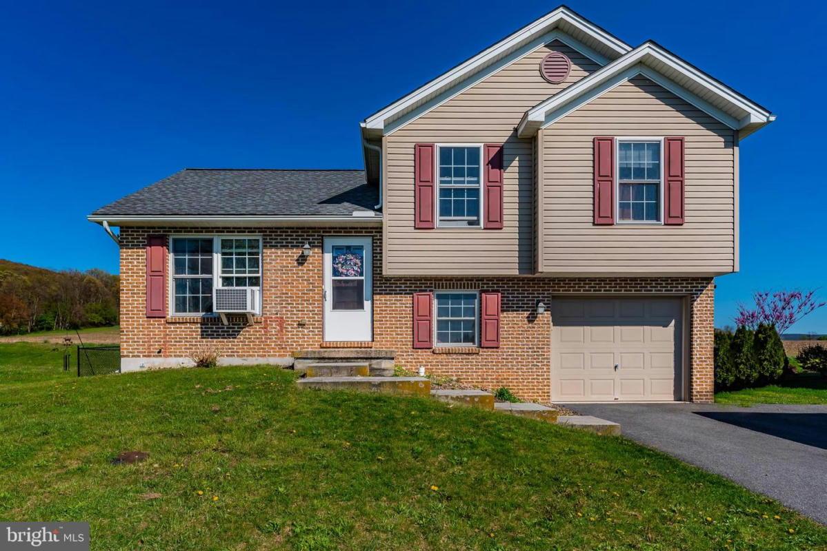3810 MOUNTAIN SHADOW CIR, FAYETTEVILLE, PA 17222, photo 1 of 32