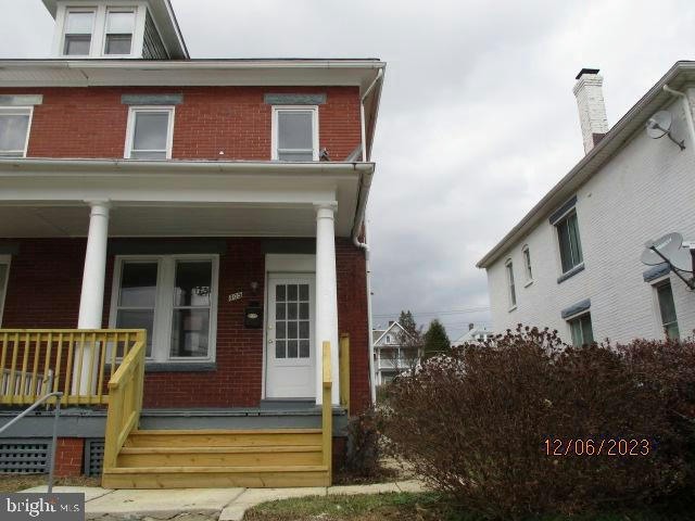 805 MULBERRY AVE, HAGERSTOWN, MD 21742, photo 1 of 16