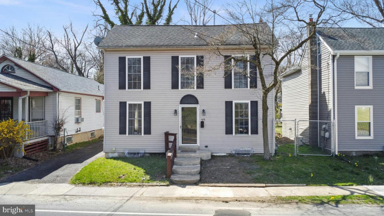 423 N DELMORR AVE, MORRISVILLE, PA 19067, photo 1 of 41