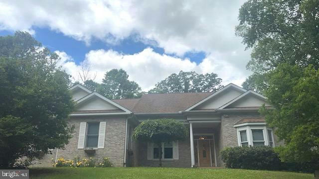 384 W BLAKELEY DR, CHARLES TOWN, WV 25414, photo 1 of 6
