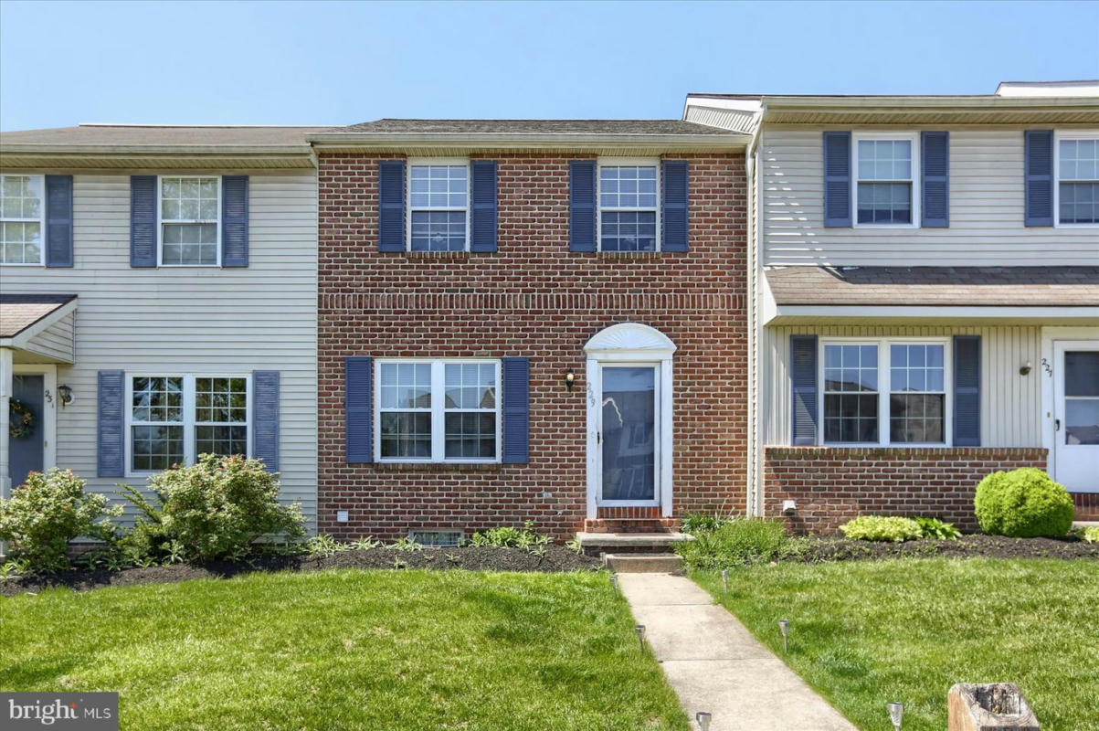 229 GREENLAND DR, LANCASTER, PA 17602, photo 1 of 23