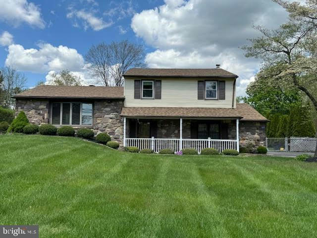623 MIDDLE HOLLAND RD, HOLLAND, PA 18966, photo 1 of 23