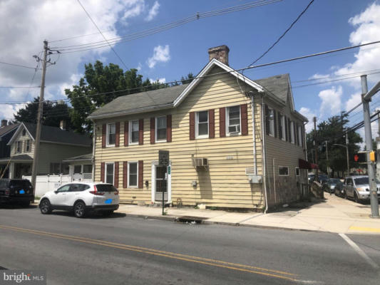 203 W KING ST, CHAMBERSBURG, PA 17201 - Image 1