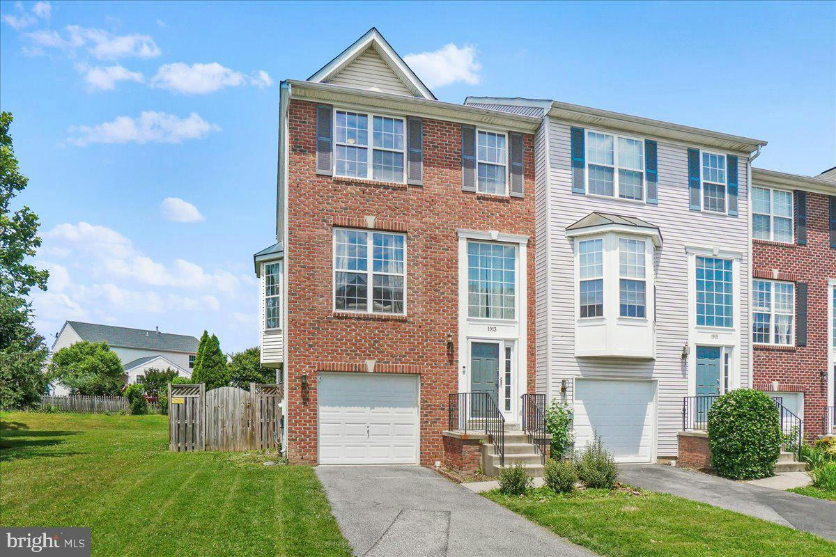 1913 CROSSING STONE CT, FREDERICK, MD 21702, photo 1 of 29