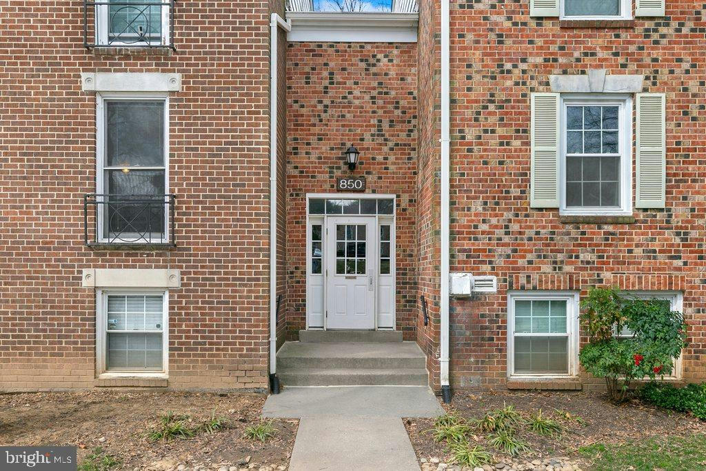 850 QUINCE ORCHARD BLVD # 850-10, GAITHERSBURG, MD 20878, photo 1 of 29