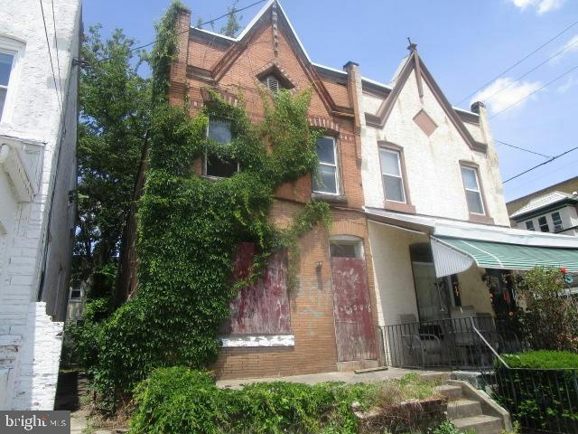 202 W 5TH ST, CHESTER, PA 19013, photo 1 of 2