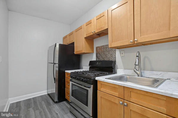 2550 W LOMBARD ST, BALTIMORE, MD 21223, photo 4 of 17