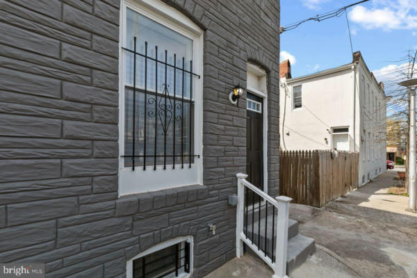 824 N PORT ST, BALTIMORE, MD 21205, photo 3 of 37