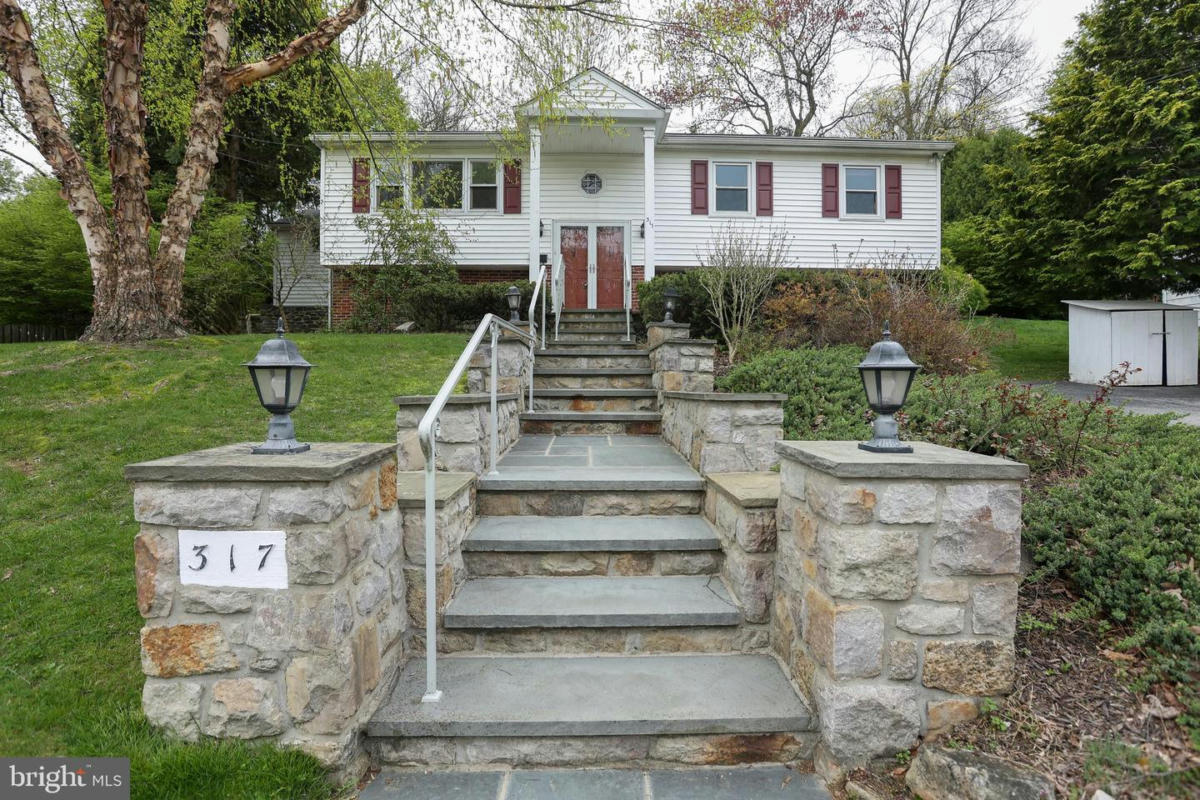 317 GOLF HILLS RD, HAVERTOWN, PA 19083, photo 1 of 26