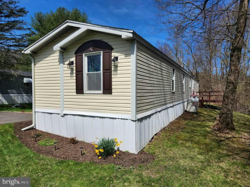 24 VALLEY GORGE MOBILE HOME PARK, WHITE HAVEN, PA 18661, photo 1 of 25