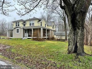 39 CARBONDALE RD, WAYMART, PA 18472, photo 1 of 6